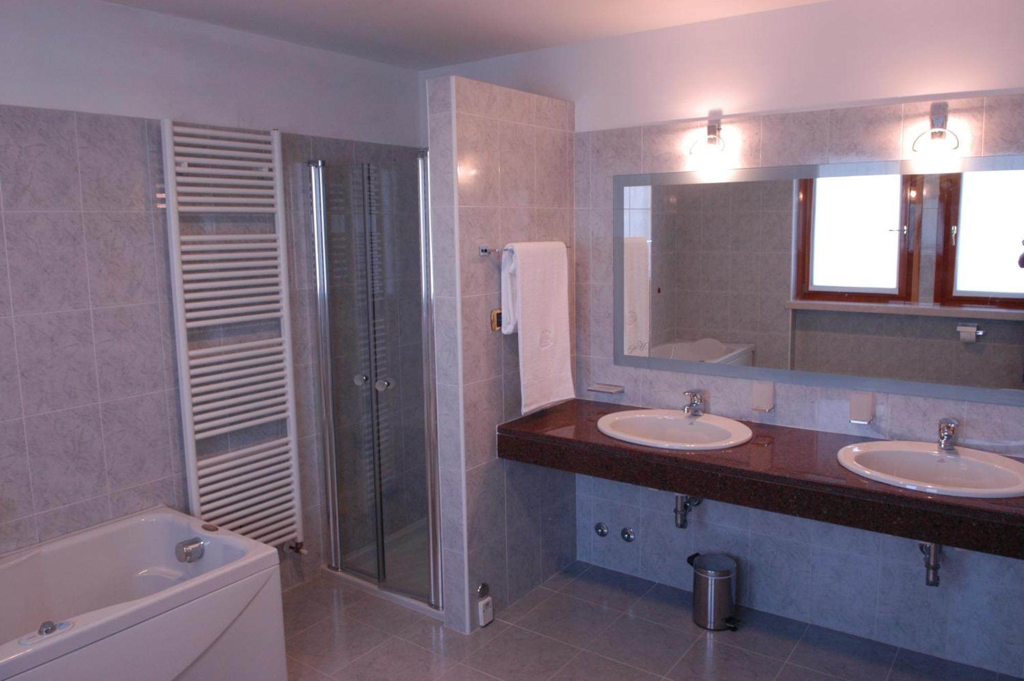 Pilgrim'S Hotel Cicognolo Екстериор снимка