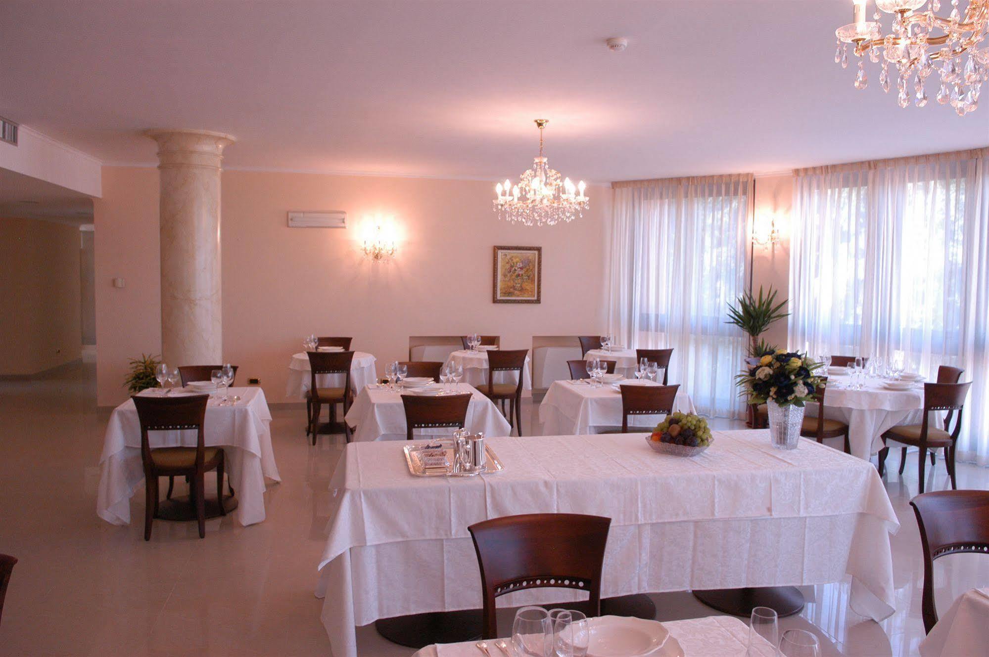 Pilgrim'S Hotel Cicognolo Екстериор снимка