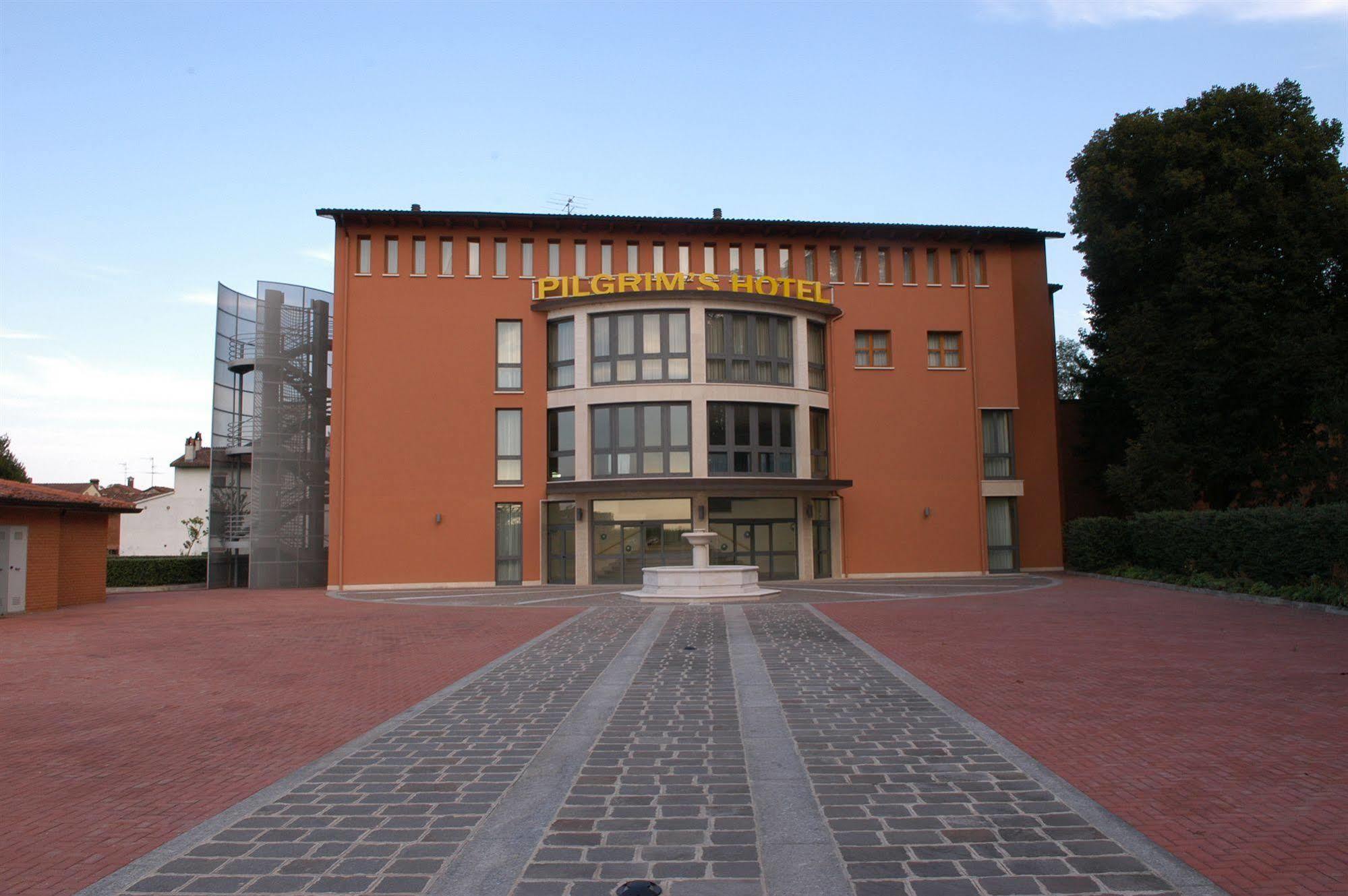 Pilgrim'S Hotel Cicognolo Екстериор снимка