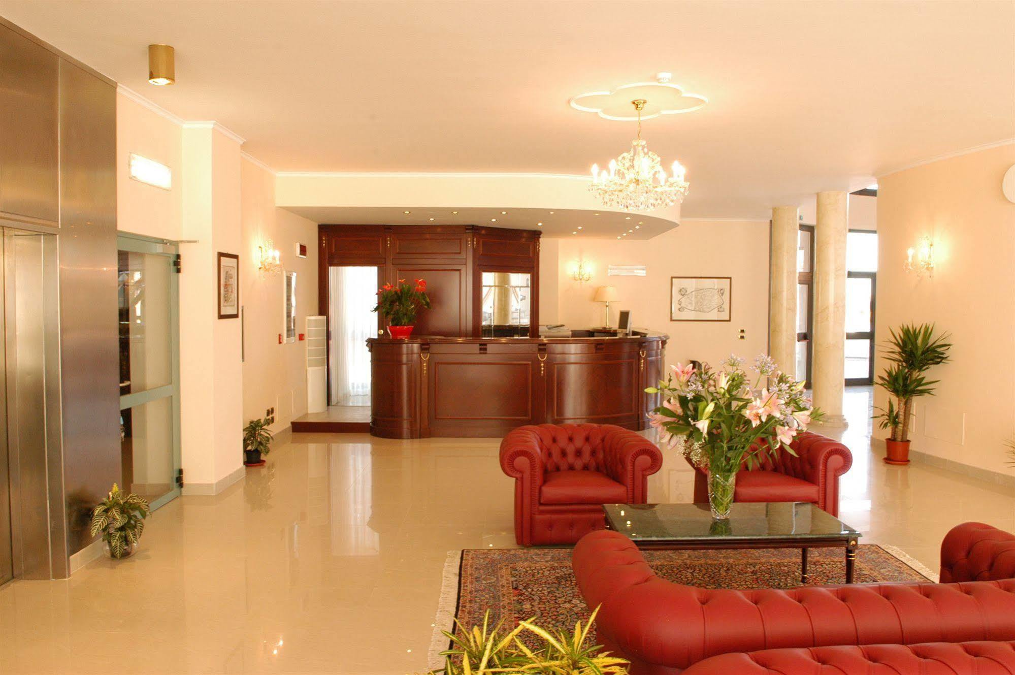 Pilgrim'S Hotel Cicognolo Екстериор снимка