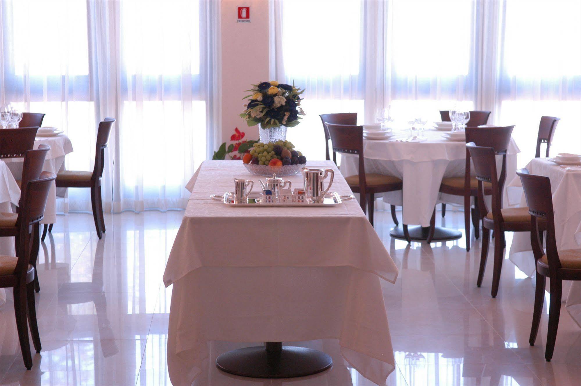 Pilgrim'S Hotel Cicognolo Екстериор снимка