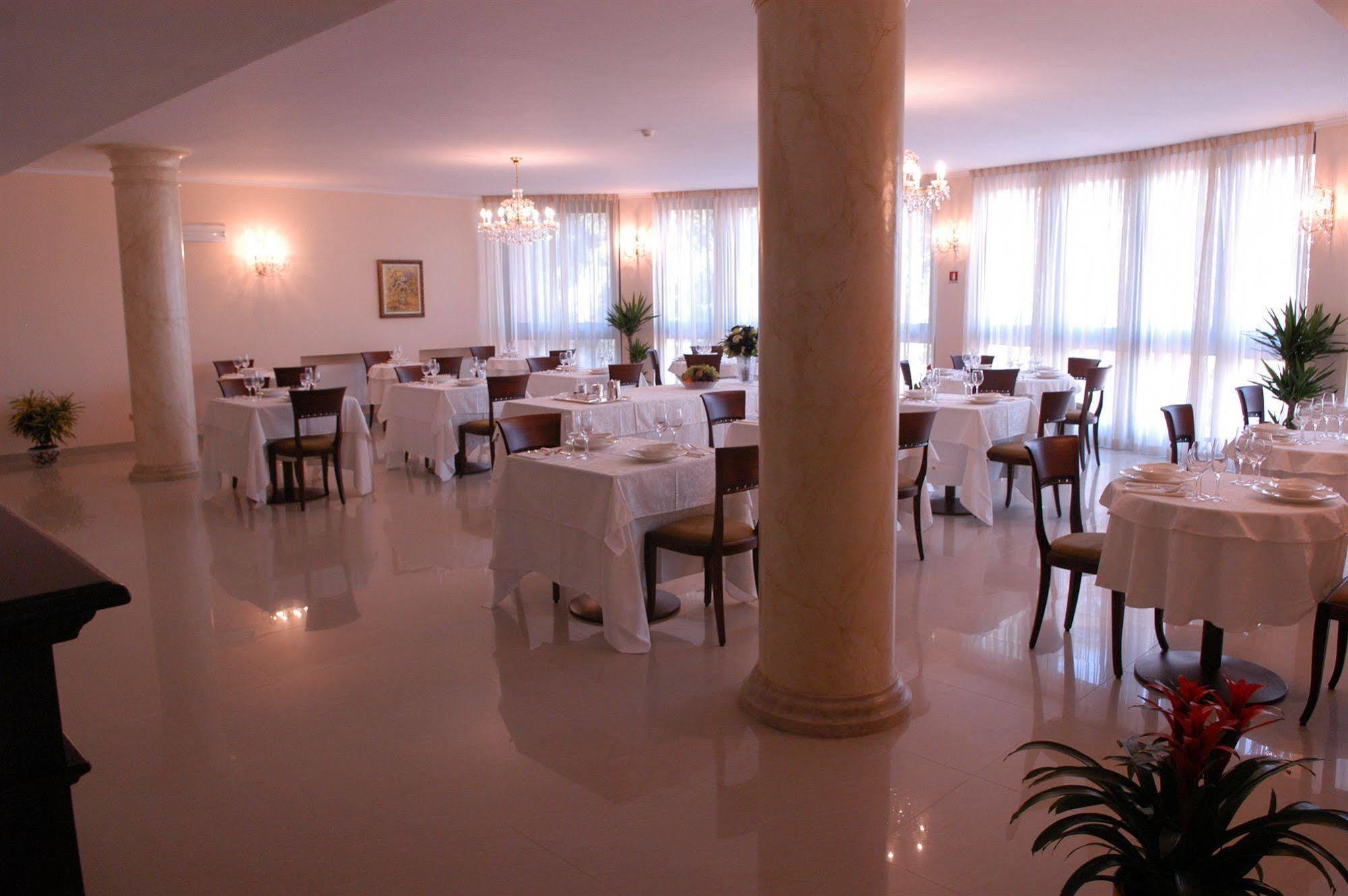 Pilgrim'S Hotel Cicognolo Екстериор снимка