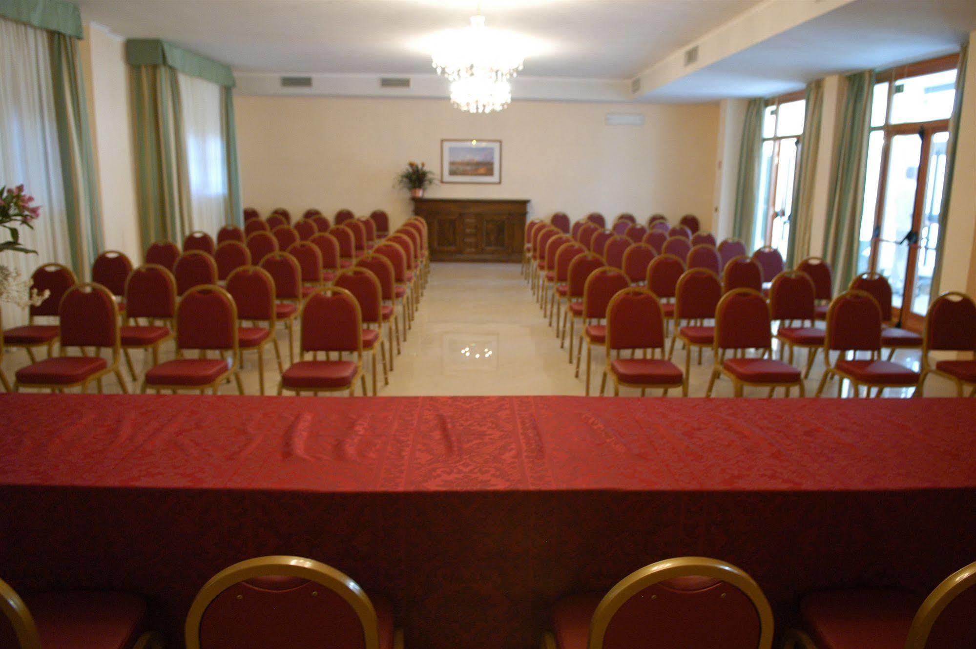 Pilgrim'S Hotel Cicognolo Екстериор снимка