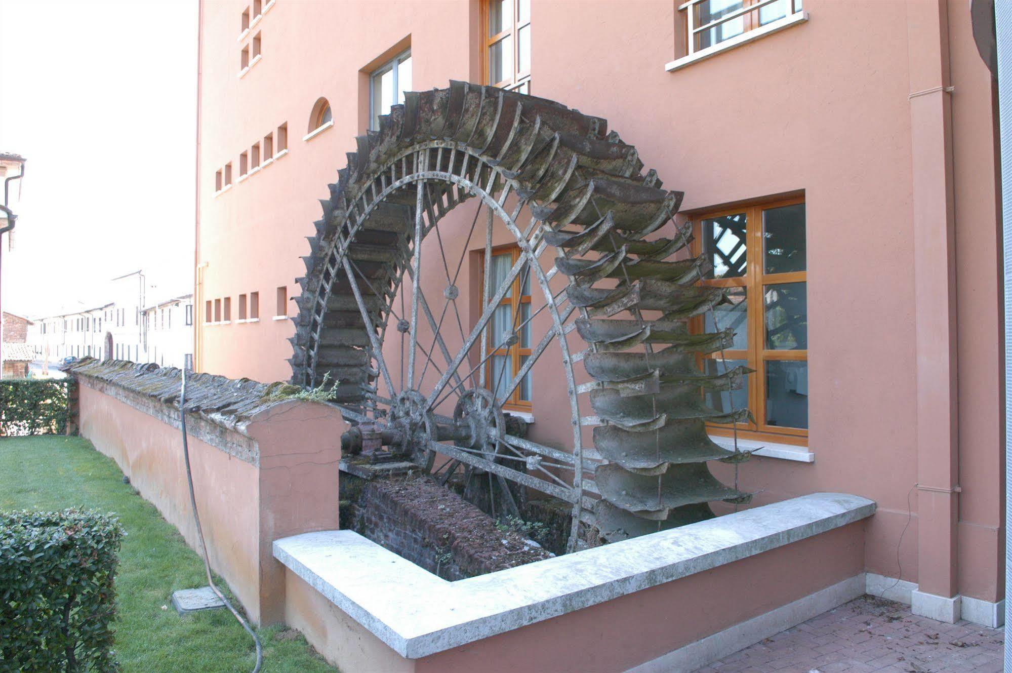 Pilgrim'S Hotel Cicognolo Екстериор снимка
