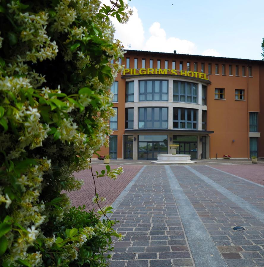 Pilgrim'S Hotel Cicognolo Екстериор снимка
