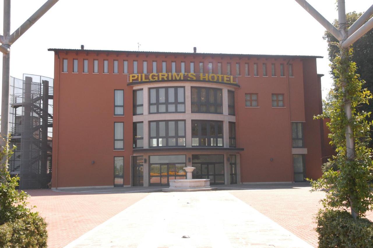 Pilgrim'S Hotel Cicognolo Екстериор снимка